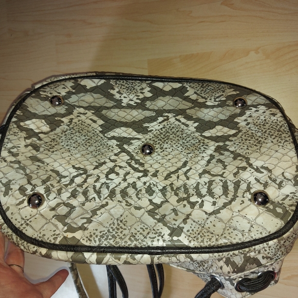 Backbone Faux Snake Leather Pet Purse - Picture 8 of 12